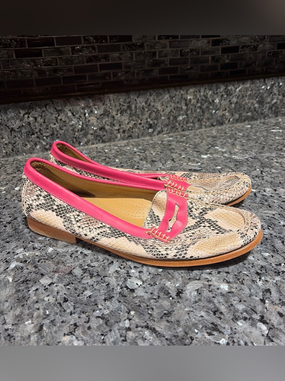 Bass Weejuns Snakeskin Pink Women’s 11 Exotic Reptile Penny Loafers
